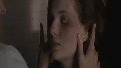 电影<丧家之女>片段2