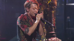 Take That - Hold Up A Light