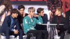 EXO观看女子组合得奖反应