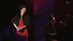 私は泣いています