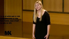 电影<贝利叶一家>精彩片段之劳拉演唱