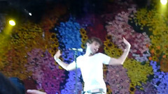 Mika - Stuck In The Middle