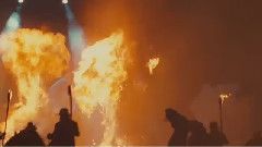 电影<牛仔和外星人>精彩片段3