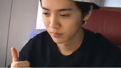 鹿晗 - 听着广播声表演单口相声的鹿晗