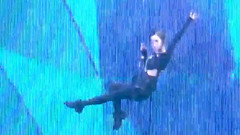 王心凌 - 钢索特技开场