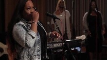 Tasha Cobbs - Put A Praise On It