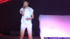 李宇春 - 失心疯 & 粉末 & 十字街头 & 乱世巨星 & 沧海一声笑