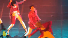 SHINee - Breaking News