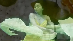 La Petite Fille De La Mer