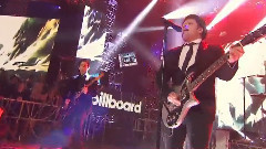 Fall Out Boy - Irresistible