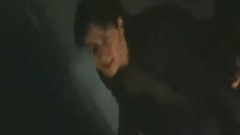 电影<通缉令>精彩片段之Off The Rails