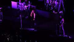 Avril Lavigne - Hello Heartache