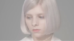 Half The World Away 第二版