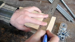 漂浮一块磁铁铋晶体 - 没有能量消耗,不定悬浮