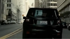 电影<蝙蝠侠大战超人:正义黎明>精彩花絮之吉普车