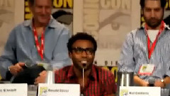 电影<废柴联盟>花絮之Abed与Troy于漫展上表演