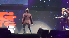 TOP被惩罚 屁股写名字