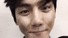 伯贤更新INS视频第一则