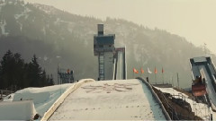 <飞鹰艾迪>打动创业者 狼叔90米跳雪帅呆