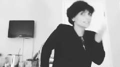 Ariana Grande - Ins更新:Attempting To Play