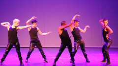 Royal Family Skulls & Crowns Show Spain