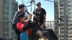 Running Man - 长颈鹿挑战自我闯关高空飞索