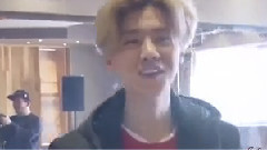 鹿晗 - 鹿晗化身神探福尔摩鹿找到并组装完整的钢铁侠