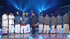 访问&我们就是未来&受赏(灰色毛衣)