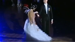 维克多和安娜斯塔希亚的狐步表演