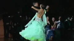 2013世界巨星舞蹈节瓦莱利奥和尤里娅的狐步表演