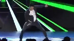 电影<卧虎藏龙:青冥宝剑>北京发布会之岑勇康炫舞秀