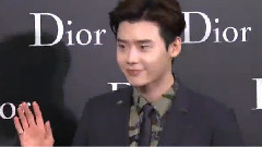 李钟硕旋风赴台出席活动 李国毅帅气现身比气场