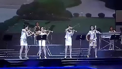 牡丹峰乐团 - 党中央的灯光