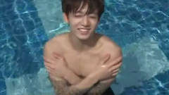 NOW在泰国:在Pattaya海滩拍照的防弹少年团