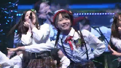 AKB48 - 制服の羽根