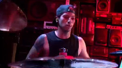 Twenty One Pilots - Holding On To You