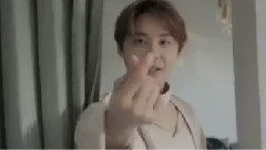 C-JeS Ins更新:发射爱心heart的俊秀在尼龙时尚杂志拍摄现场