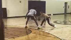 Justin Bieber - 比伯运球过人