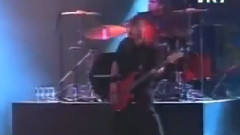 Papa Roach - Walking Through Barbed Wire