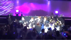 澳门粉丝聚会 先握手后热舞