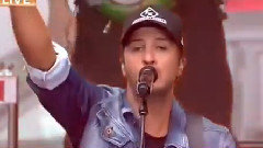 Luke Bryan - Huntin', Fishin' And Lovin' Every Day & Strip It Down & I Don't Want This Night to End