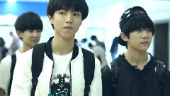 王俊凯 - 那些年的机场时尚