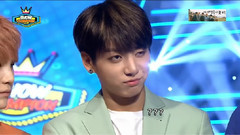 各自抢镜的两大翘楚