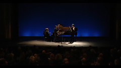 为两把小提琴与钢琴创作的前奏曲