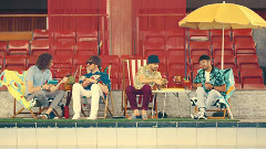 Kaiser Chiefs - Parachute