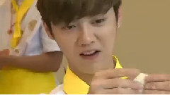 鹿晗 - <我去上学啦>看点:被关校门口罚写保证书上课瞌睡看明星如何应对