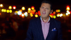 Dhe Parisin Me Ma Fal,Me Gjakoven Nuk E Nderroj