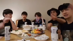 反正都是等 不如一起等吧