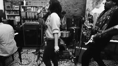 LOLO - Year Round Summer Of Love