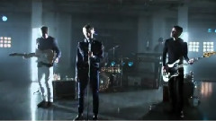 Kaiser Chiefs - Little Shocks